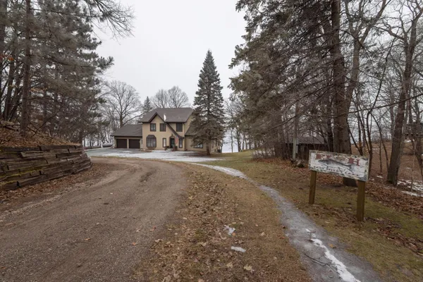 $999,900 | 40861 Acorn Drive, Dent, MN 56528