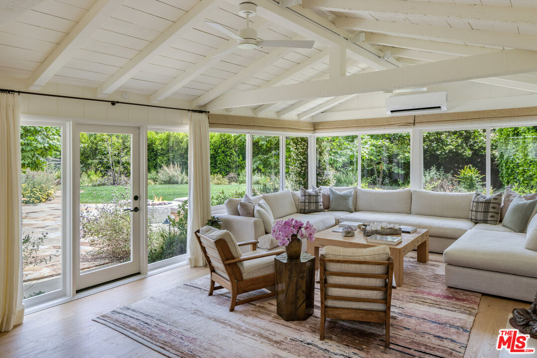 13214 Riviera Ranch Road Los Angeles, CA 90049 - Photo 13 of 42