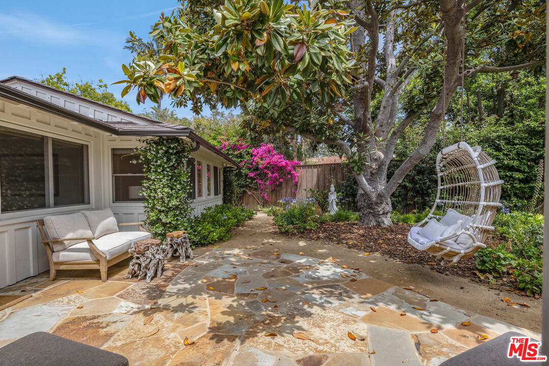 13214 Riviera Ranch Road Los Angeles, CA 90049 - Photo 34 of 42