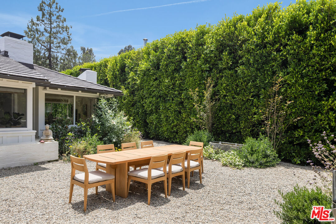 13214 Riviera Ranch Road Los Angeles, CA 90049 - Photo 35 of 42