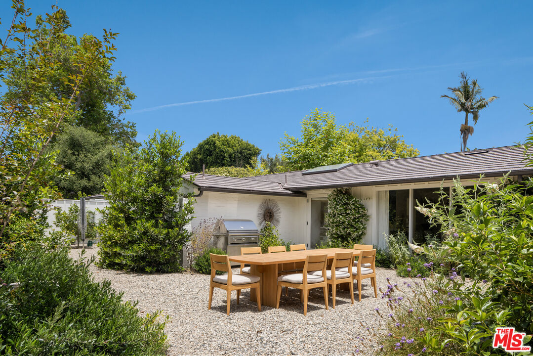 13214 Riviera Ranch Road Los Angeles, CA 90049 - Photo 36 of 42