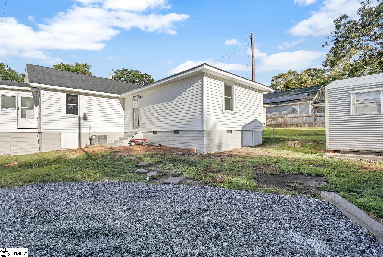 136 Spring Street Greer, SC 29650 - Photo 6 of 30 Gallery Image 6