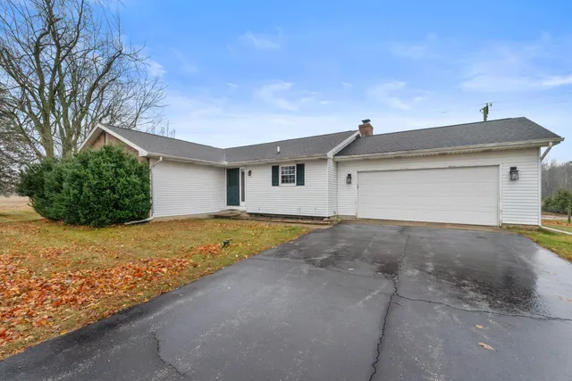 $299,900 | 7291 East Sterling Road, Jerome, MI 49249