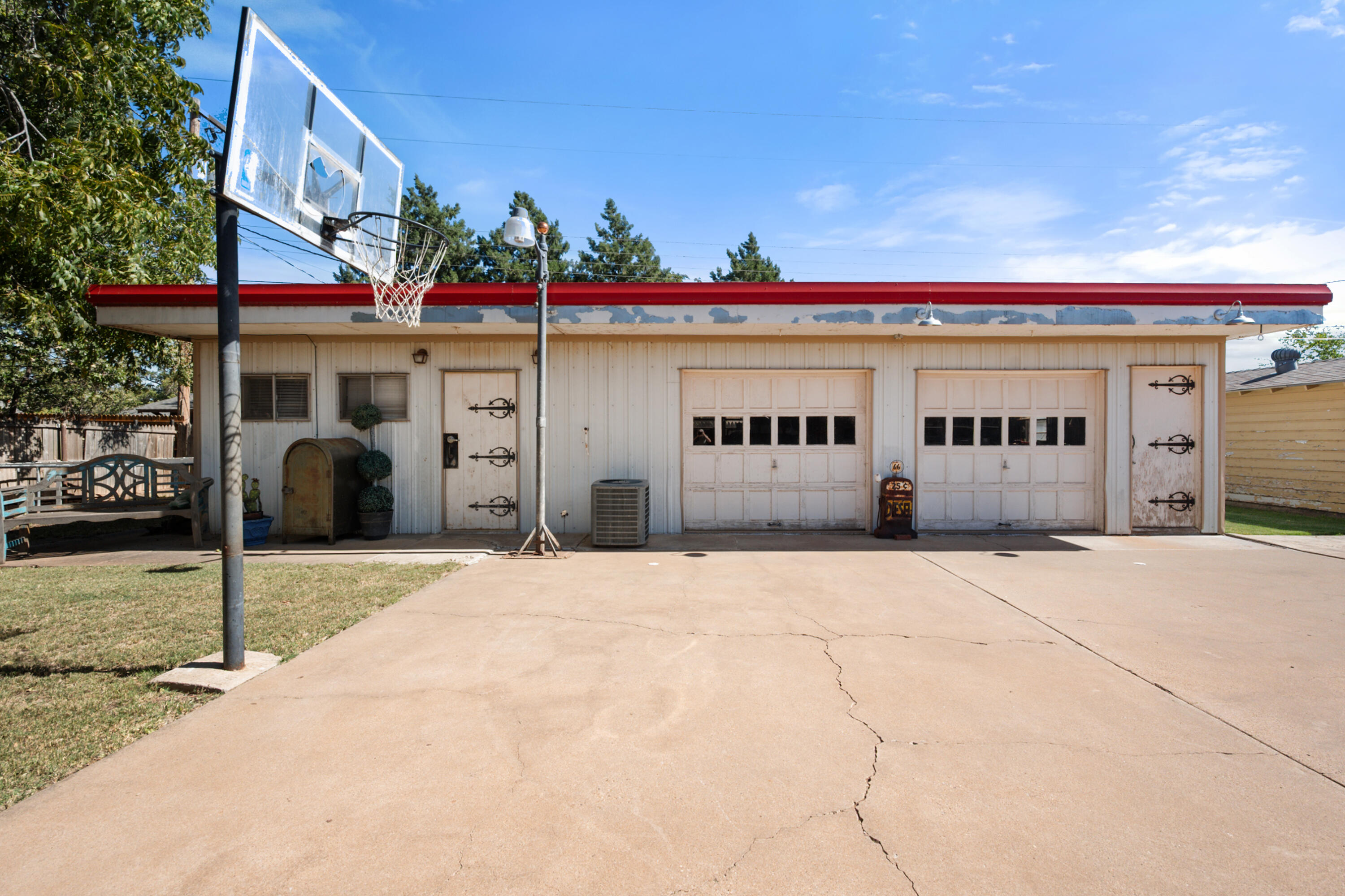 1204 Garland Plainview, TX 79072 - Photo 27 of 29 a view of a building