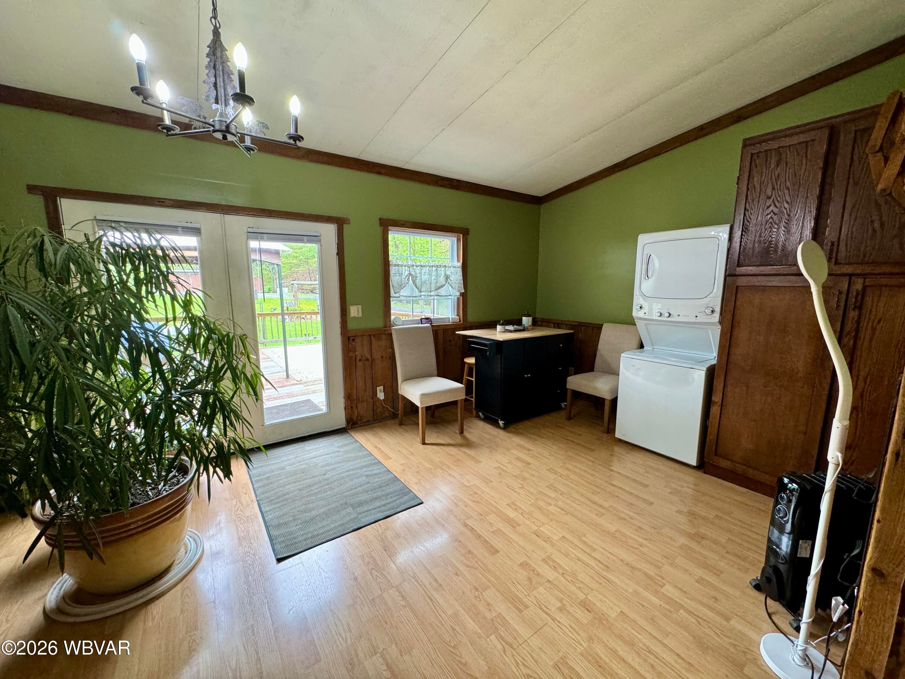 618 Mile Post Road Sunbury, PA 17801 - Photo 5 of 19 Dining/laundry area