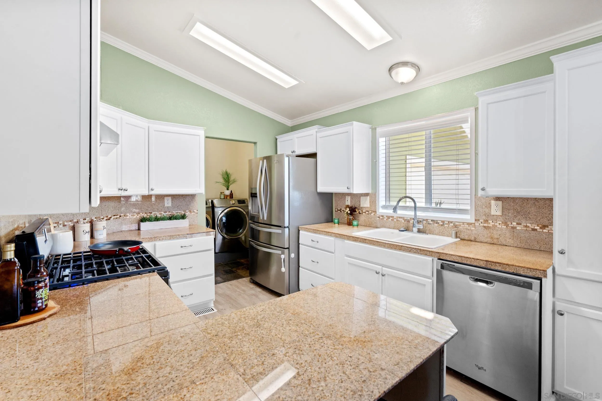 15935 Spring Oaks Road, Unit 102 El Cajon, CA 92021 - Photo 12 of 35 Gallery Image 12