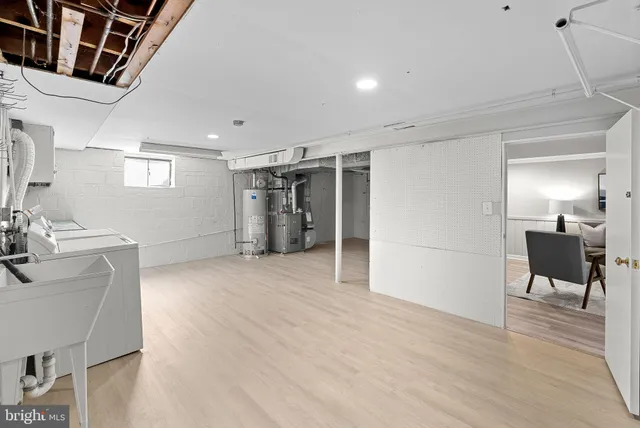 a view of a storage & utility room