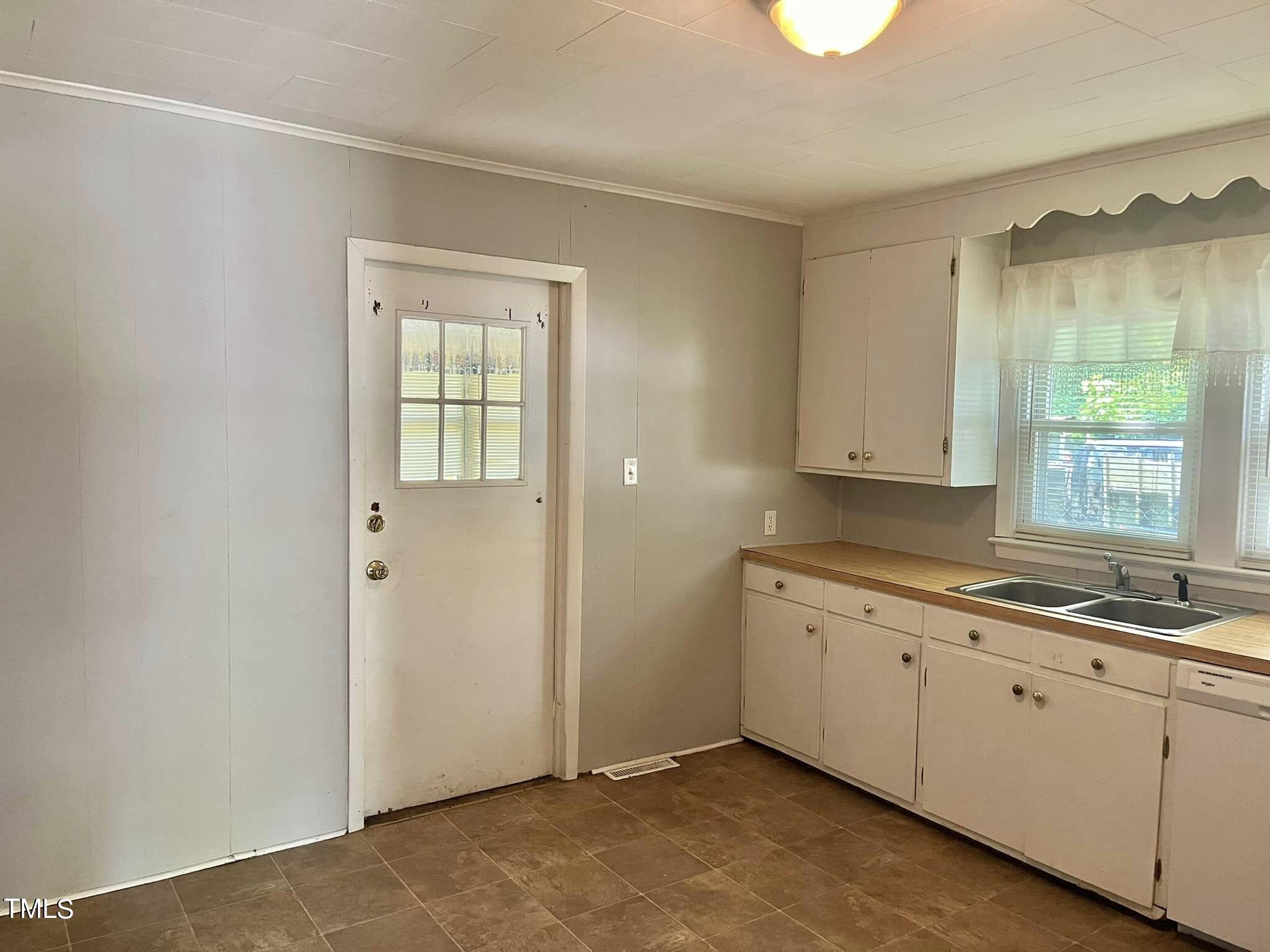 403 Depot Street Roxboro, NC 27573 - Photo 8 of 13 qqqqqqqqqqqqqqqqqqqqq