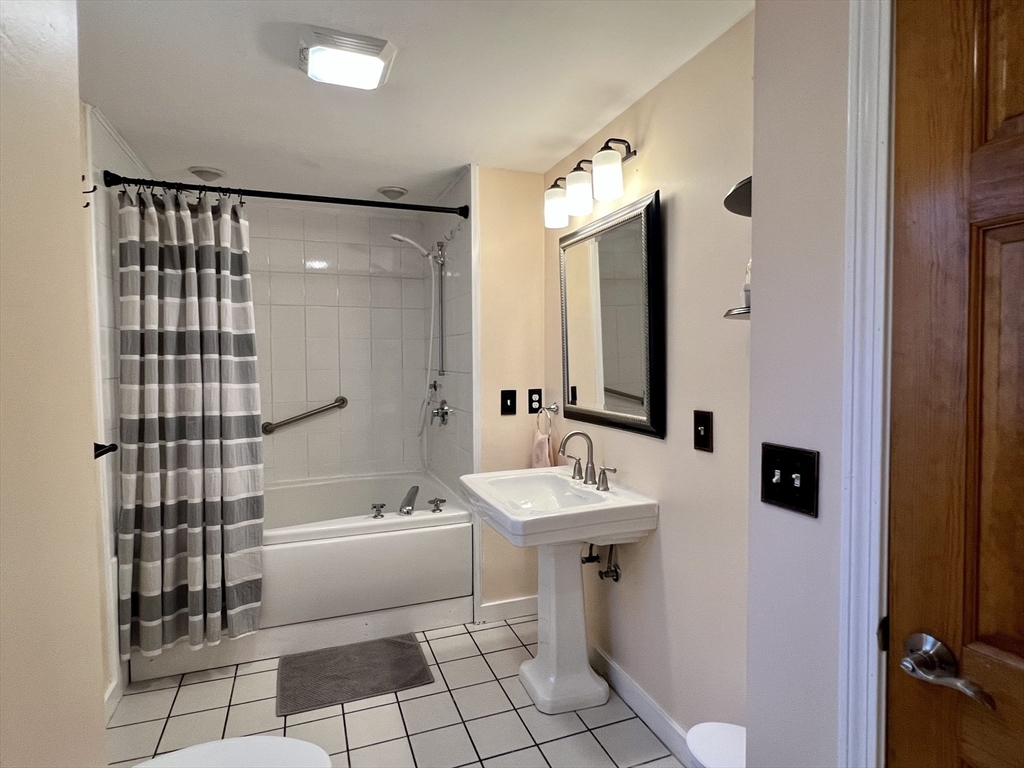 11 Amherst Street Worcester, MA 01602 - Photo 21 of 30