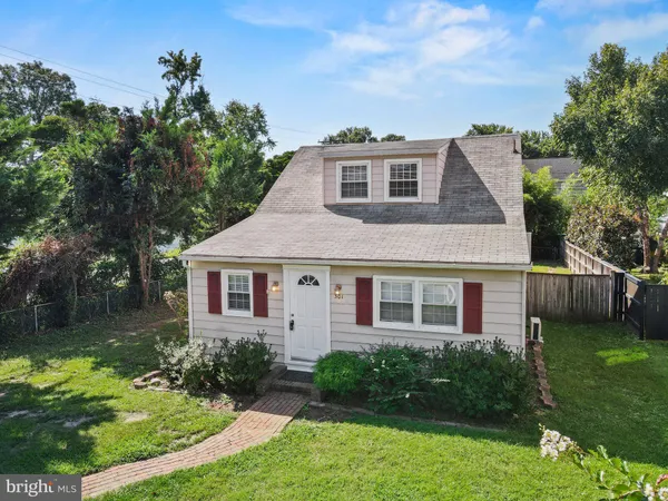$469,900 | 301 Lakeview Avenue, Edgewater, MD 21037