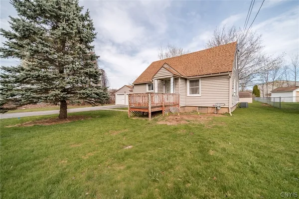 $275,000 | 118 Oak Drive, Cicero, NY 13212