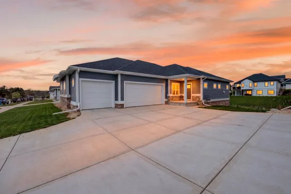 $575,000 | 1120 Quinn Drive, Waunakee, WI 53597