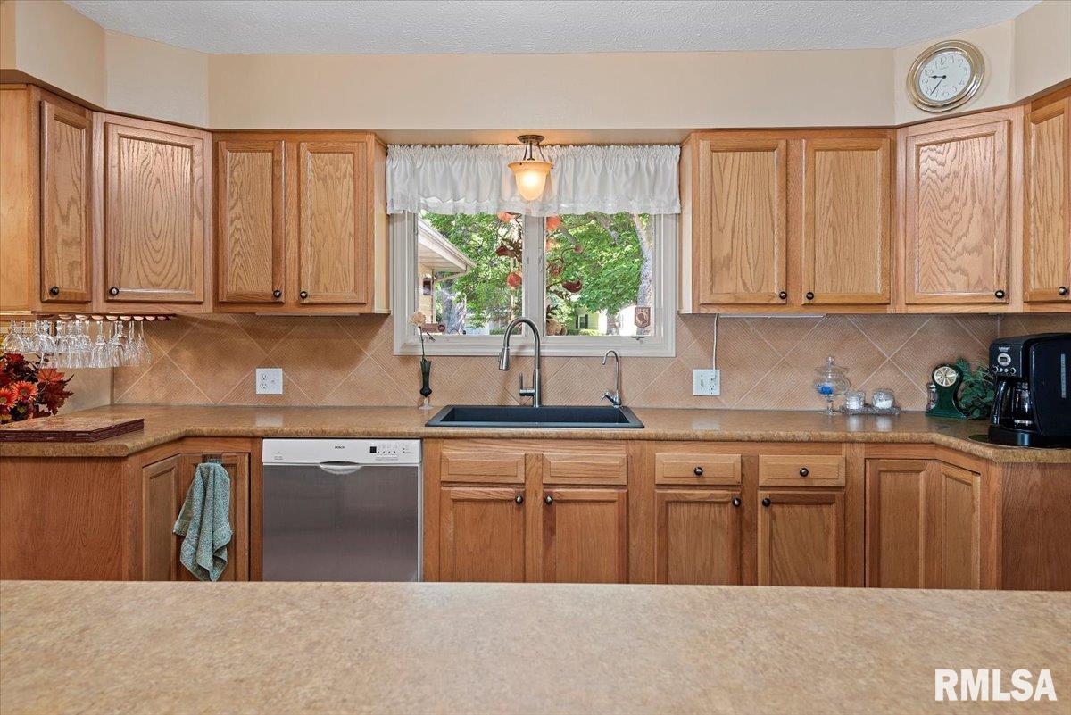 4 Nightingale Drive Springfield, IL 62711 - Photo 16 of 57