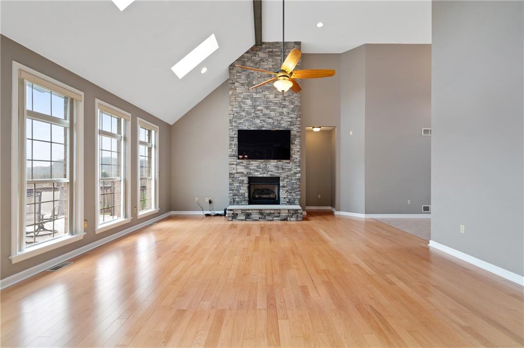 931 Meadowbrook Road Trafford, PA 15085 - Photo 4 of 23 Gallery Image 4