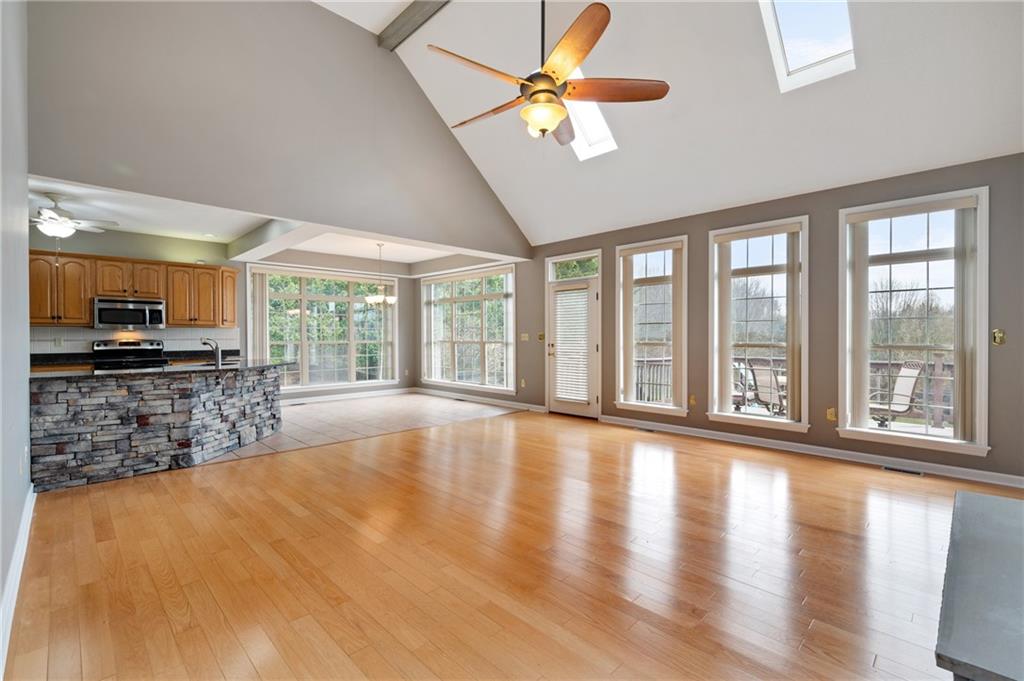 931 Meadowbrook Road Trafford, PA 15085 - Photo 5 of 23 Gallery Image 5