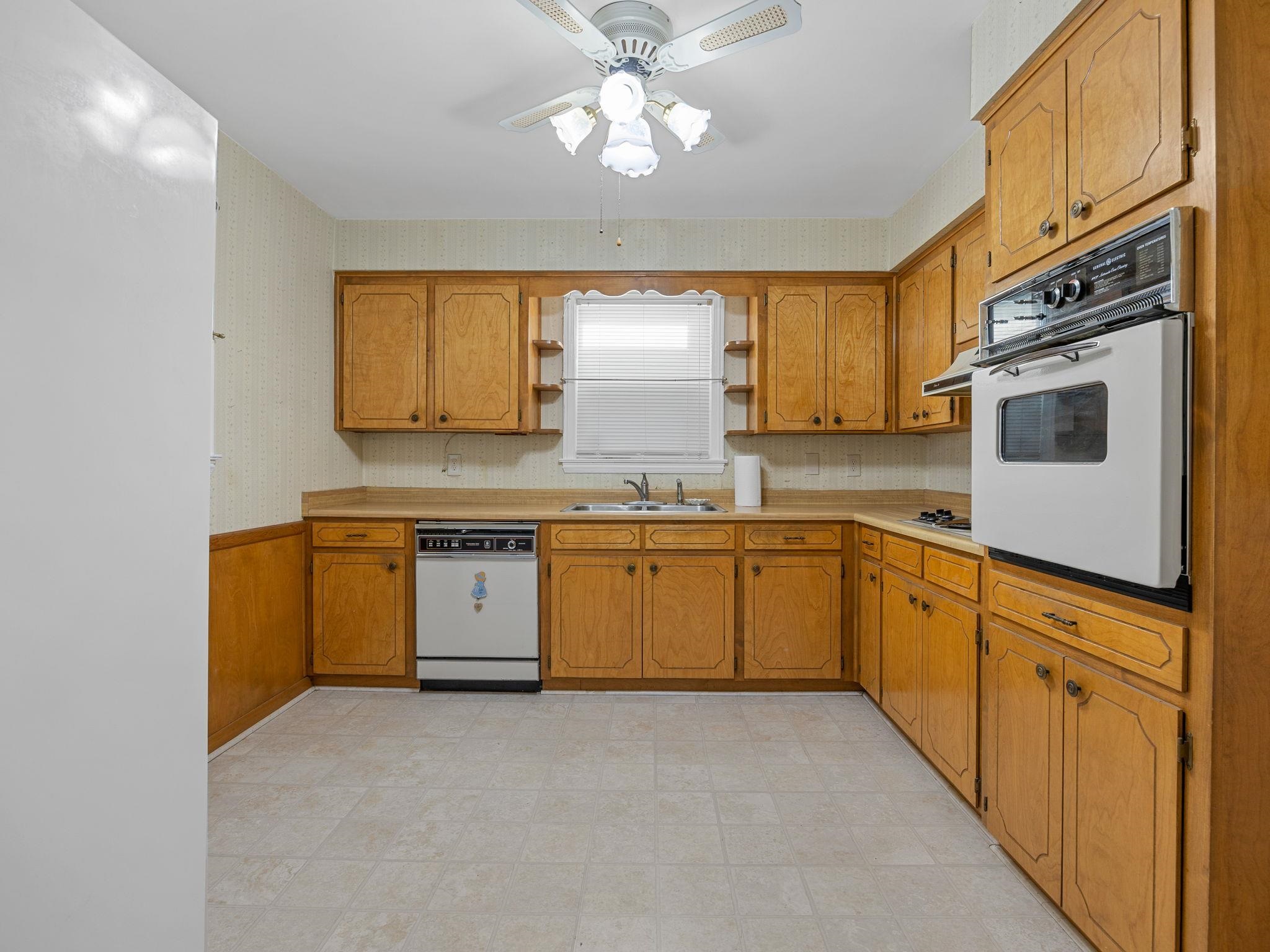 613 Greenhill Road Spartanburg, SC 29303 - Photo 12 of 34