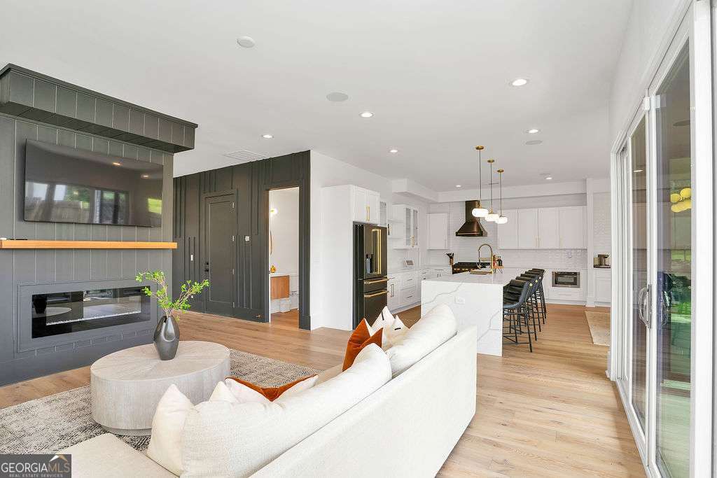 1598 Athens Avenue Southwest Atlanta, GA 30310 - Photo 8 of 43