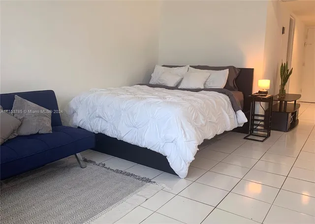 $3,500 | 100 Lincoln Road, Unit 805, Miami Beach, FL 33139