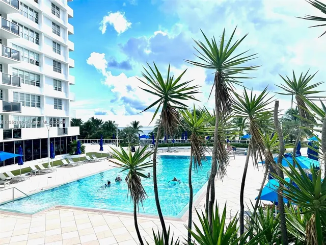 $3,500 | 100 Lincoln Road, Unit 805, Miami Beach, FL 33139