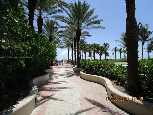 $3,500 | 100 Lincoln Road, Unit 805, Miami Beach, FL 33139