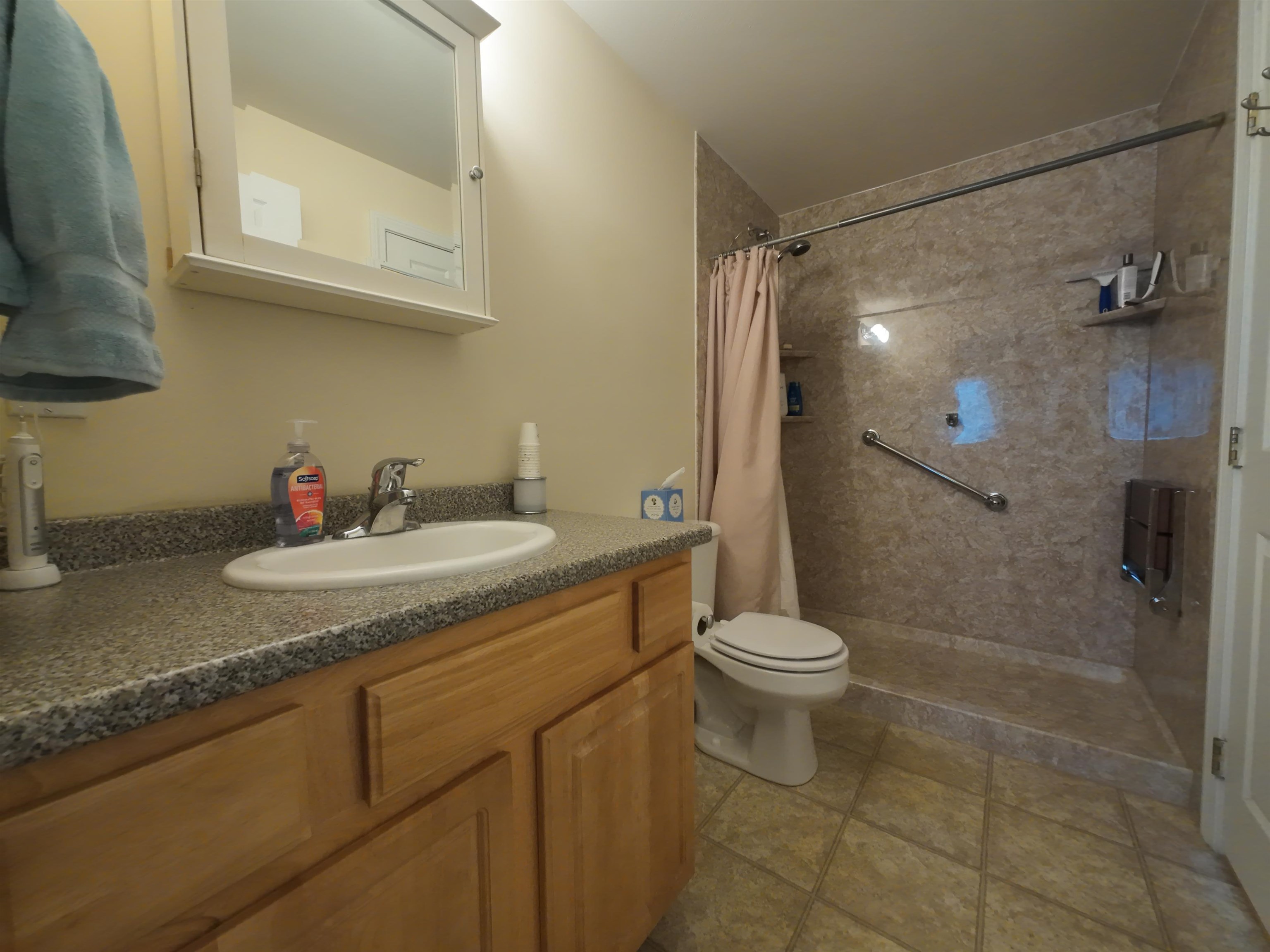 211 West Mitchell Street Manchester, NH 03103 - Photo 16 of 35