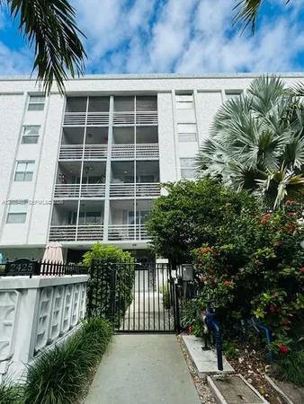$2,100 | Arch Creek East, North Miami, FL 33181