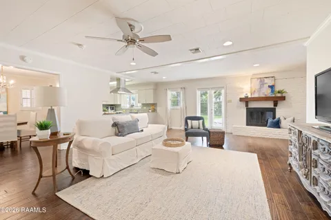 $335,000 | 101 South Arlington Drive, Lafayette, LA 70503