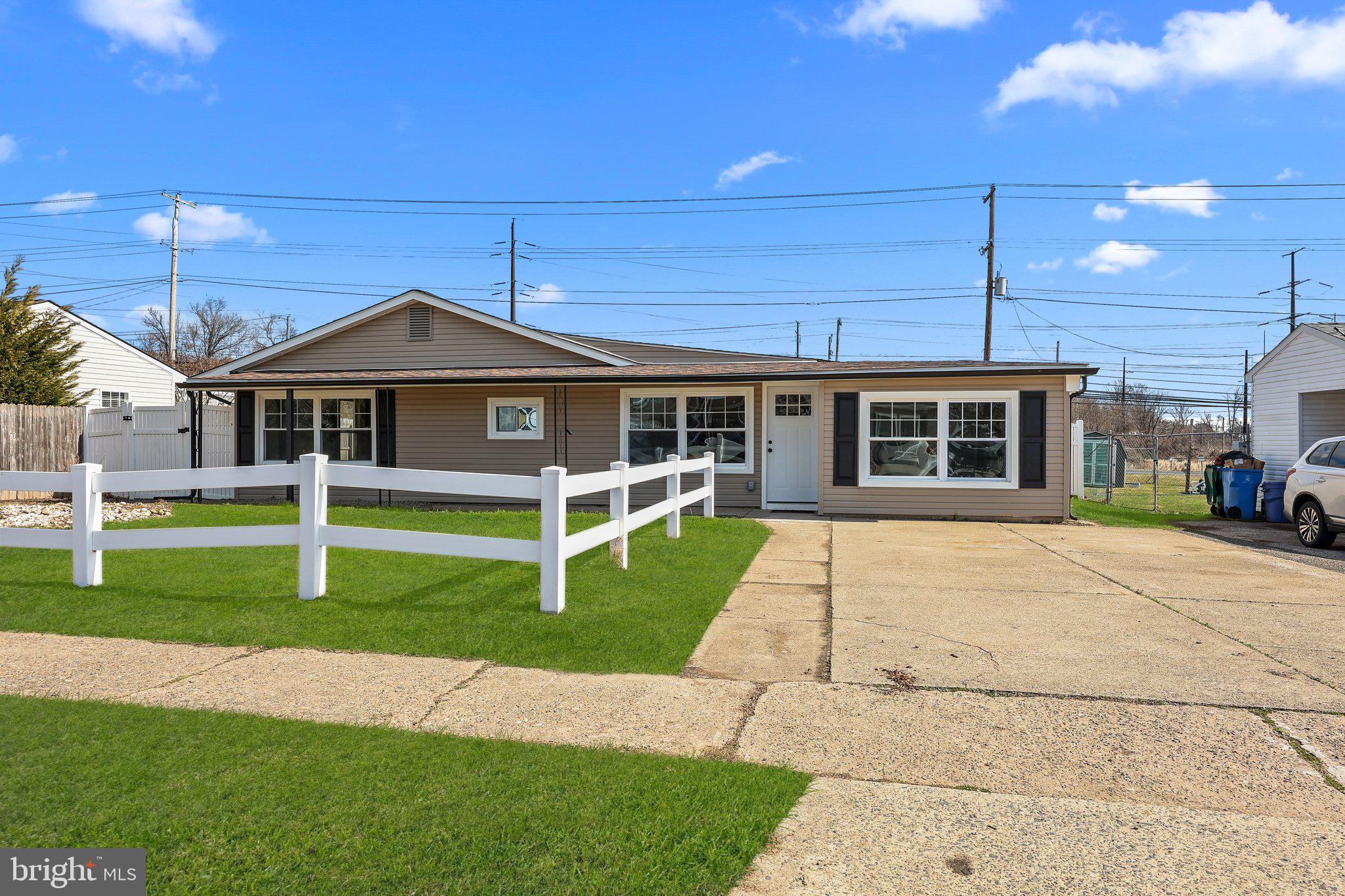 16 Gable Hill Road Levittown, PA 19057 - Photo 2 of 40 Gallery Image 2