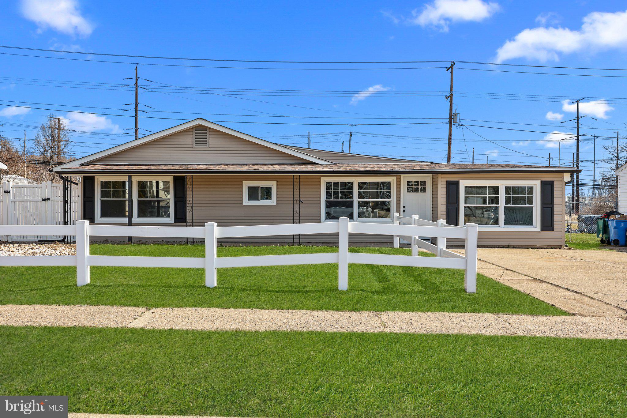 16 Gable Hill Road Levittown, PA 19057 - Photo 3 of 40 Gallery Image 3