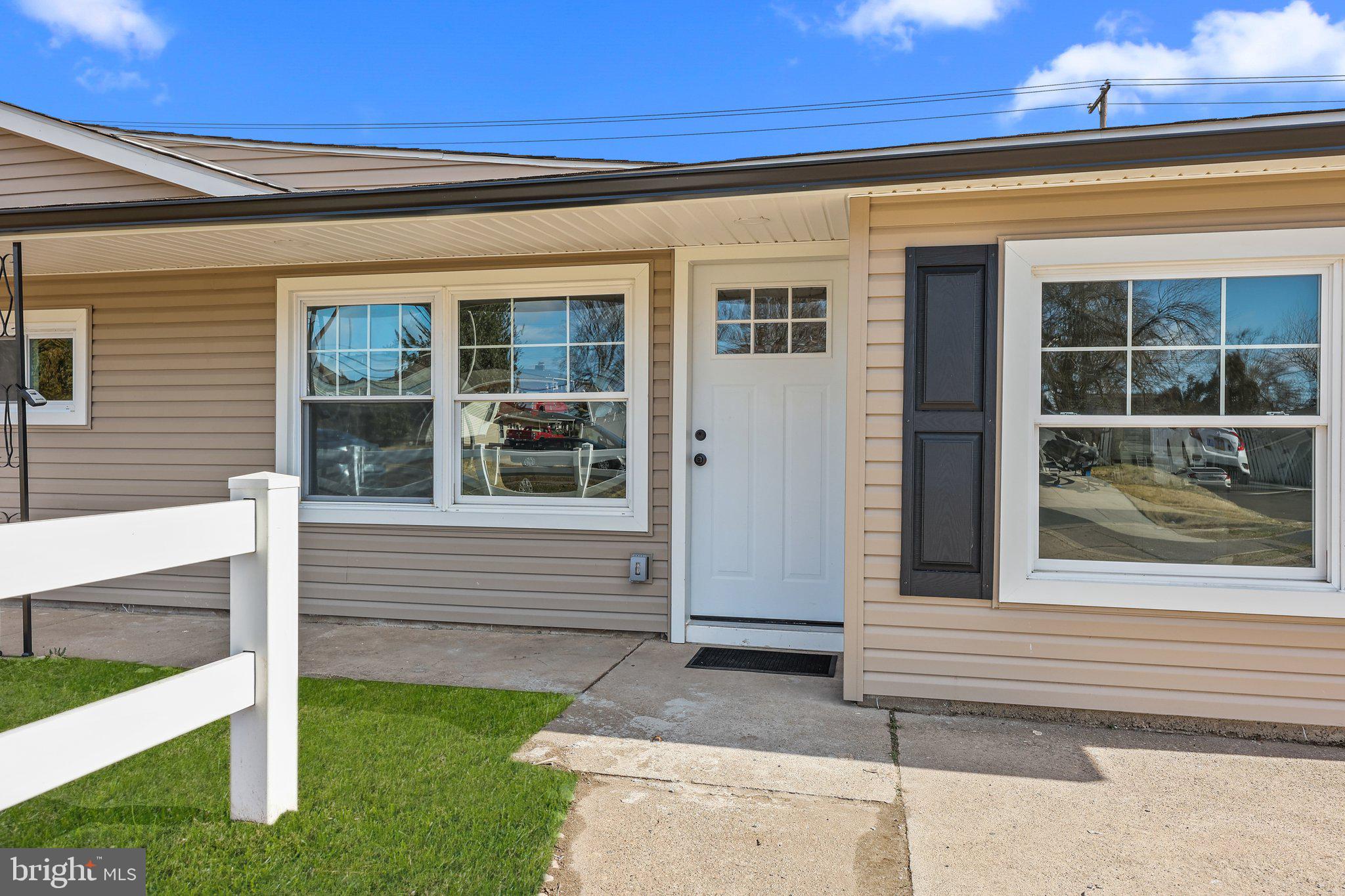 16 Gable Hill Road Levittown, PA 19057 - Photo 4 of 40 Gallery Image 4