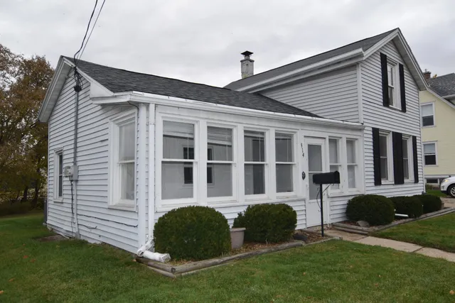 $260,000 | 414 South Montgomery Street, Watertown, WI 53094