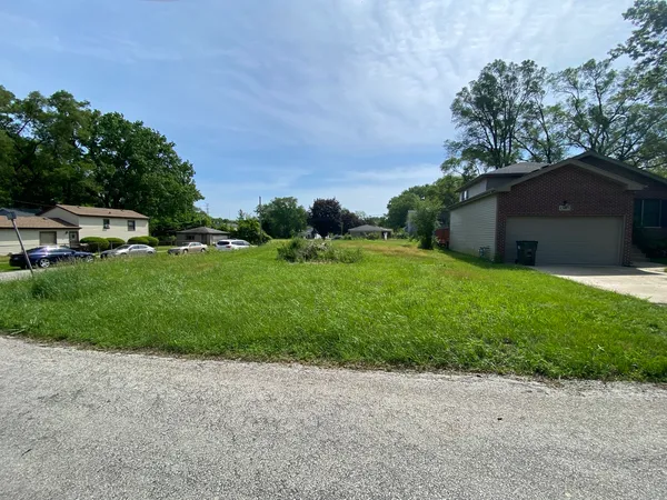 $14,000 | 13401 South Kolin Avenue, Robbins, IL 60472