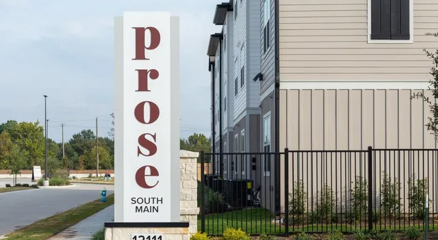 $1,599 | 12111 South Main Street, Unit 14204, Houston, TX 77035