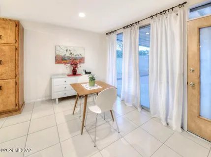 $2,295 | 5050 East Julia Street, Tucson, AZ 85711