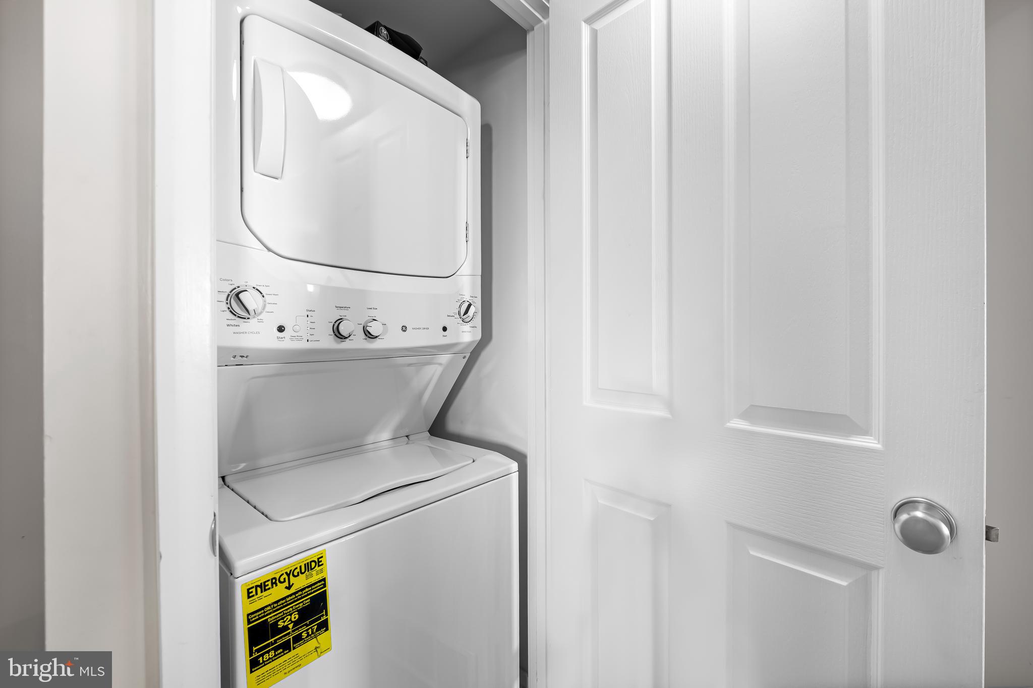 414 Water Street, Unit 2202 Baltimore, MD 21202 - Photo 21 of 40 washer / dryer