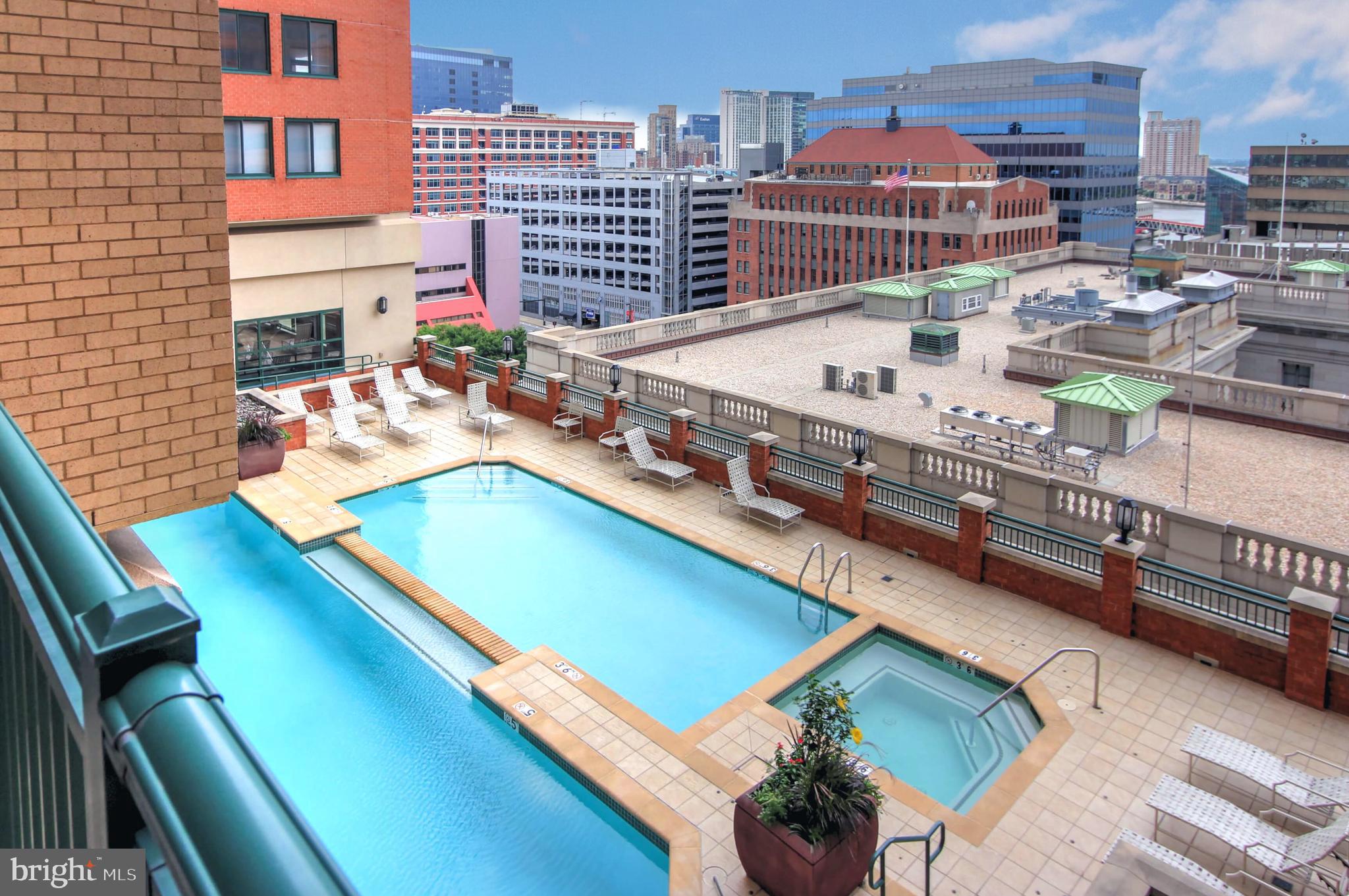 414 Water Street, Unit 2202 Baltimore, MD 21202 - Photo 32 of 40 pool
