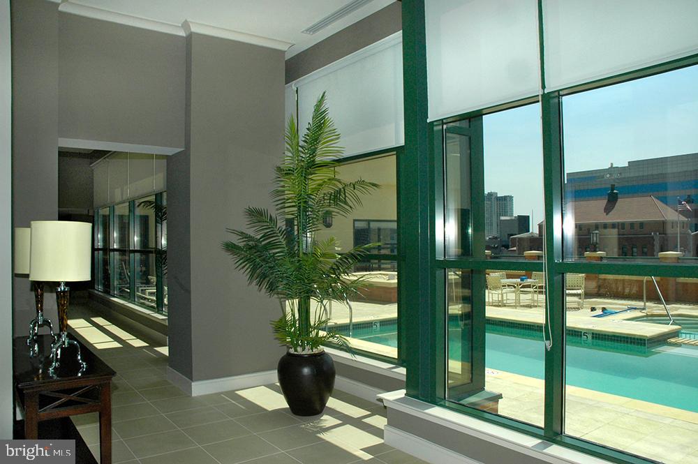 414 Water Street, Unit 2202 Baltimore, MD 21202 - Photo 35 of 40 pool