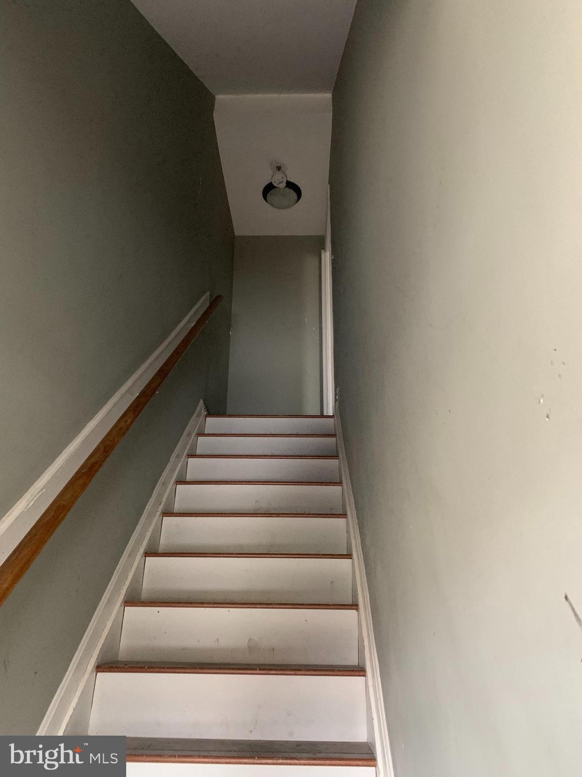 943 North Mount Street Baltimore, MD 21217 - Photo 9 of 11 a view of entryway