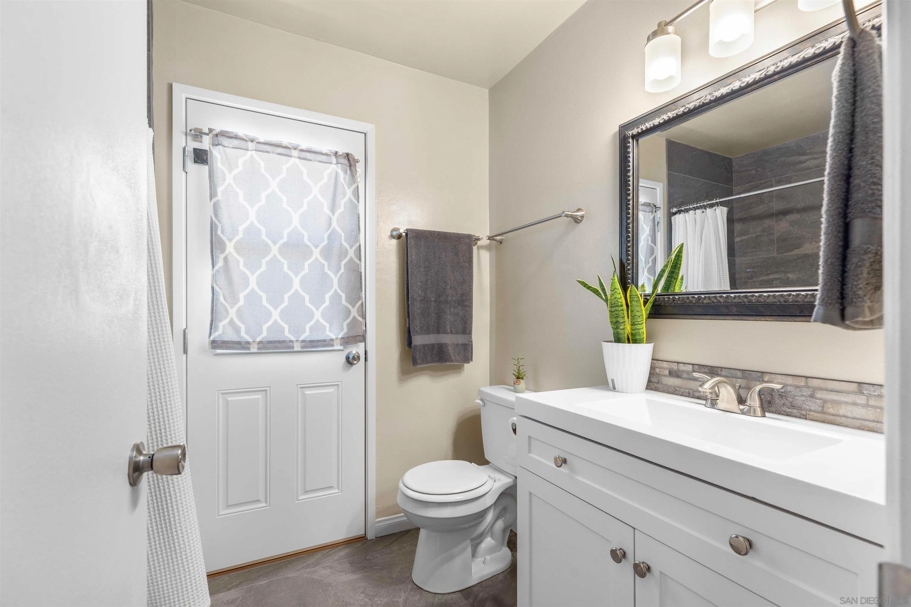 1350 Orange Grove Road El Cajon, CA 92021 - Photo 8 of 24 Gallery Image 8