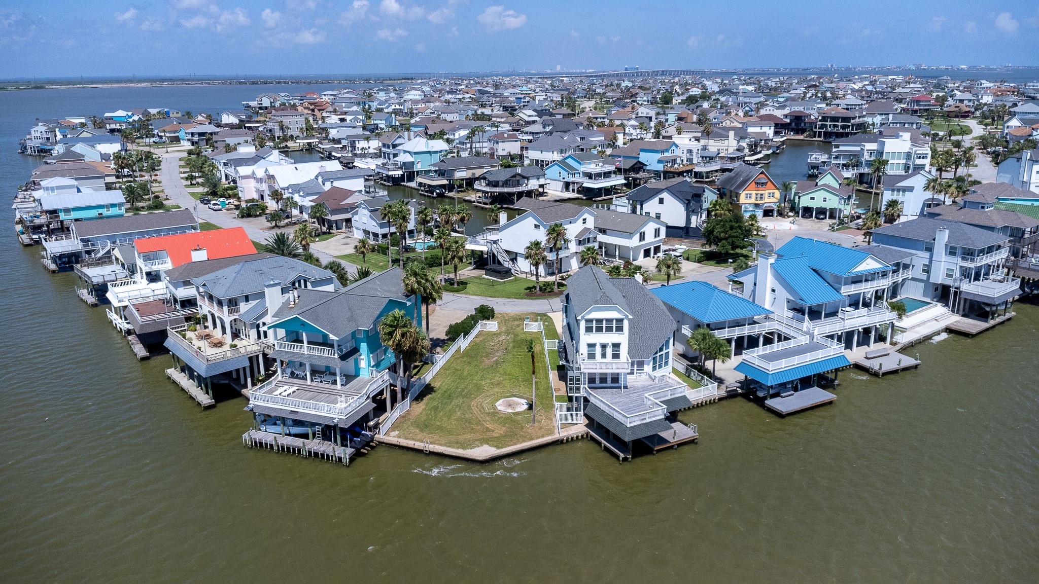 135 Isles End Road Tiki Island, TX 77554 - Photo 9 of 9