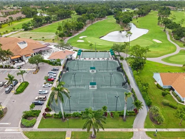 a view of a tennis court