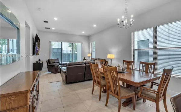 $4,100 | 3274 West 96th Place, Hialeah, FL 33018
