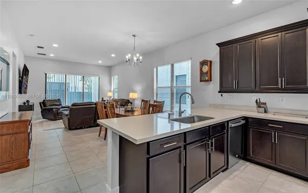 $4,100 | 3274 West 96th Place, Hialeah, FL 33018