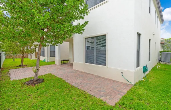 $4,100 | 3274 West 96th Place, Hialeah, FL 33018