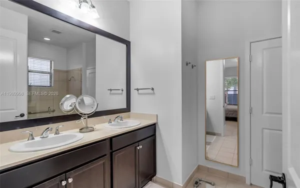 $4,100 | 3274 West 96th Place, Hialeah, FL 33018