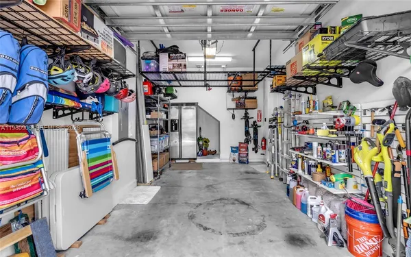 $4,100 | 3274 West 96th Place, Hialeah, FL 33018