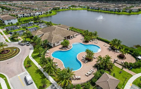 $4,100 | 3274 West 96th Place, Hialeah, FL 33018