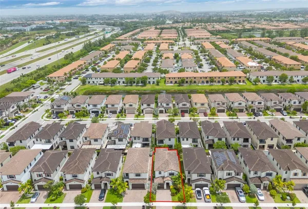 $4,100 | 3274 West 96th Place, Hialeah, FL 33018