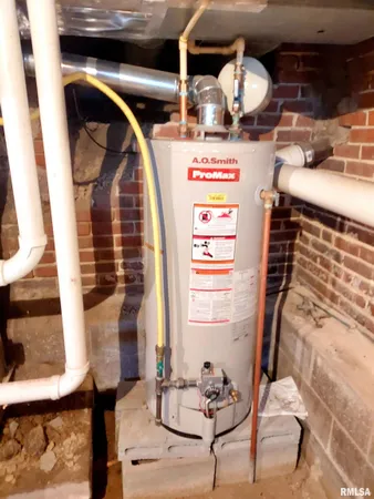 $72,500 | 828 South McArthur Street, Macomb, IL 61455