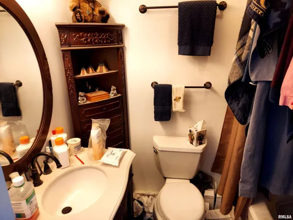 $72,500 | 828 South McArthur Street, Macomb, IL 61455